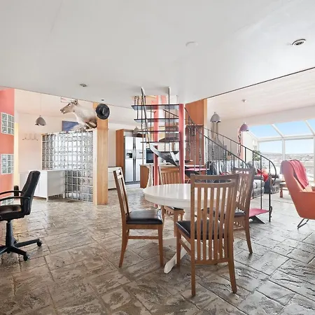 Jaw-dropping Views, Spot. Apartment